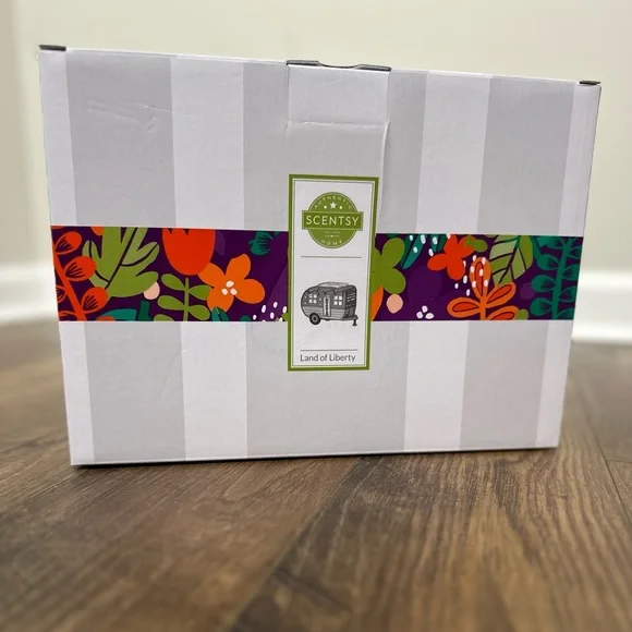 Land of Liberty Scentsy Warmer - Picture 2 of 10